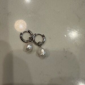 Kendra Scott Silver Pearl Drop Earrings